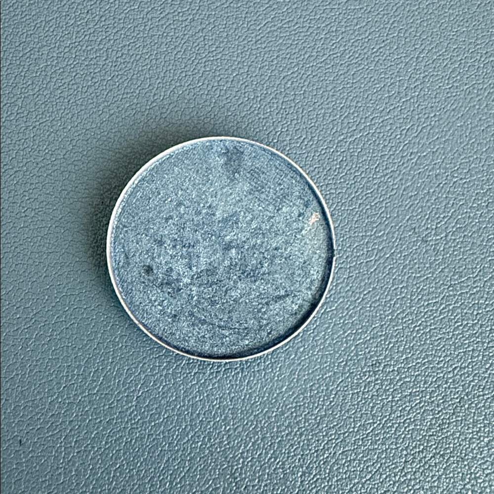 Mac eyeshadow Tilt